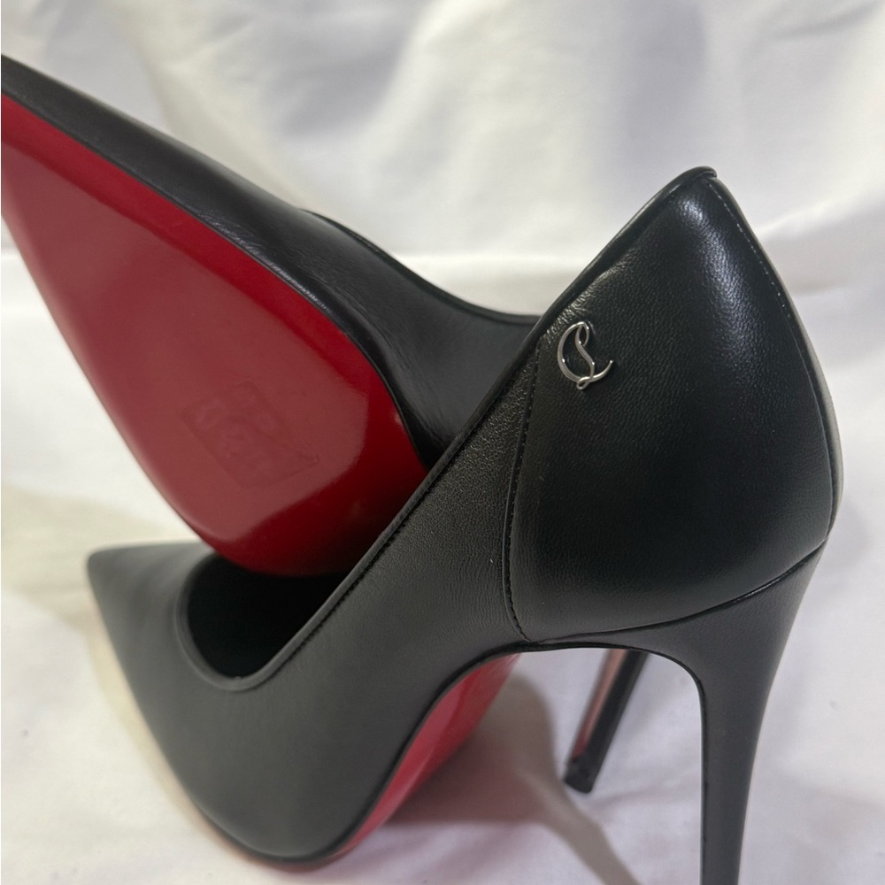 Christian Louboutin Kate
100 mm Pumps Lamb nappa leather Black WSize 5.5 EU 35.5 - Picture 3 of 9